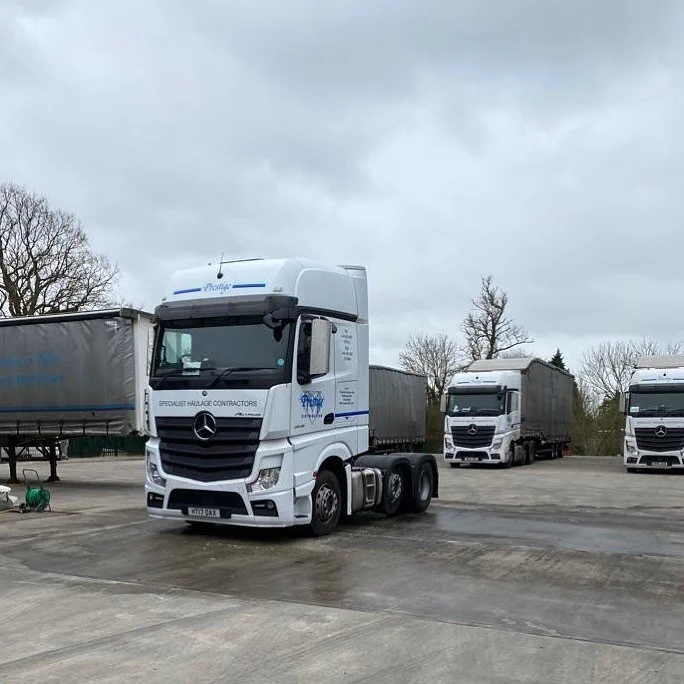 Saturday Wash Day 💦🧼🚿

Storm Eunice was helpful for one thing &hellip; super sonic drying 💨

#storm #haulage #prestige #weeklywash