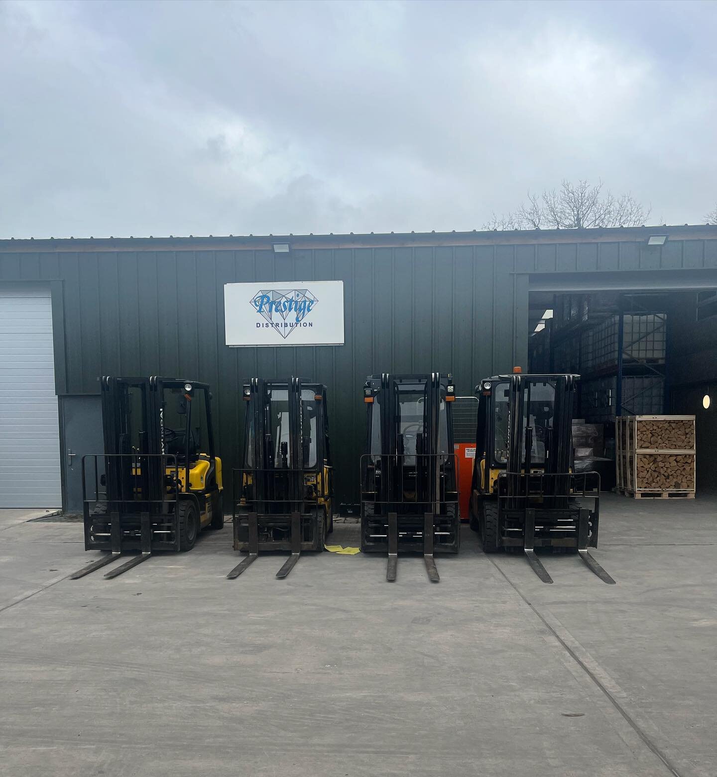 Small but Mighty 💪

Our forklifts are a massive part of our daily operations &hellip; buzzing around the yard loading &amp; unloading vehicles all day long! 🚛

Our biggest forklift truck can lift a whopping 2500kg and has built in weighing scales ?