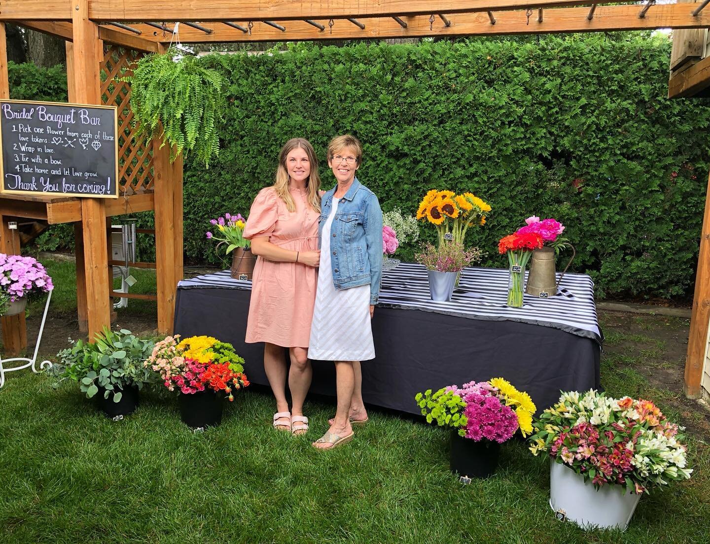 WHY RUBY RAE&rsquo;S? First, let me introduce myself. I&rsquo;m Hannah (the girl in pink), wife to an amazing husband, momma to three awesome kids, lover of flowers, food, my family, and people. Most of the time you can find me with a coffee in my ha