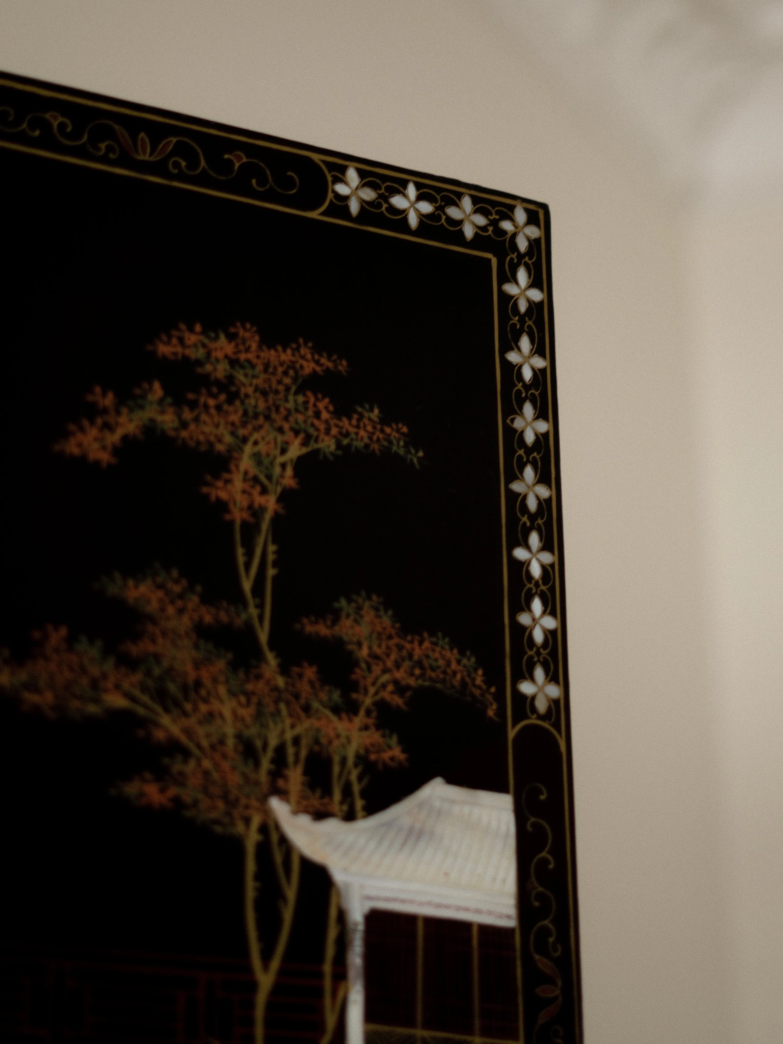 folding-screen-black-mother-of-pearl-6.jpg