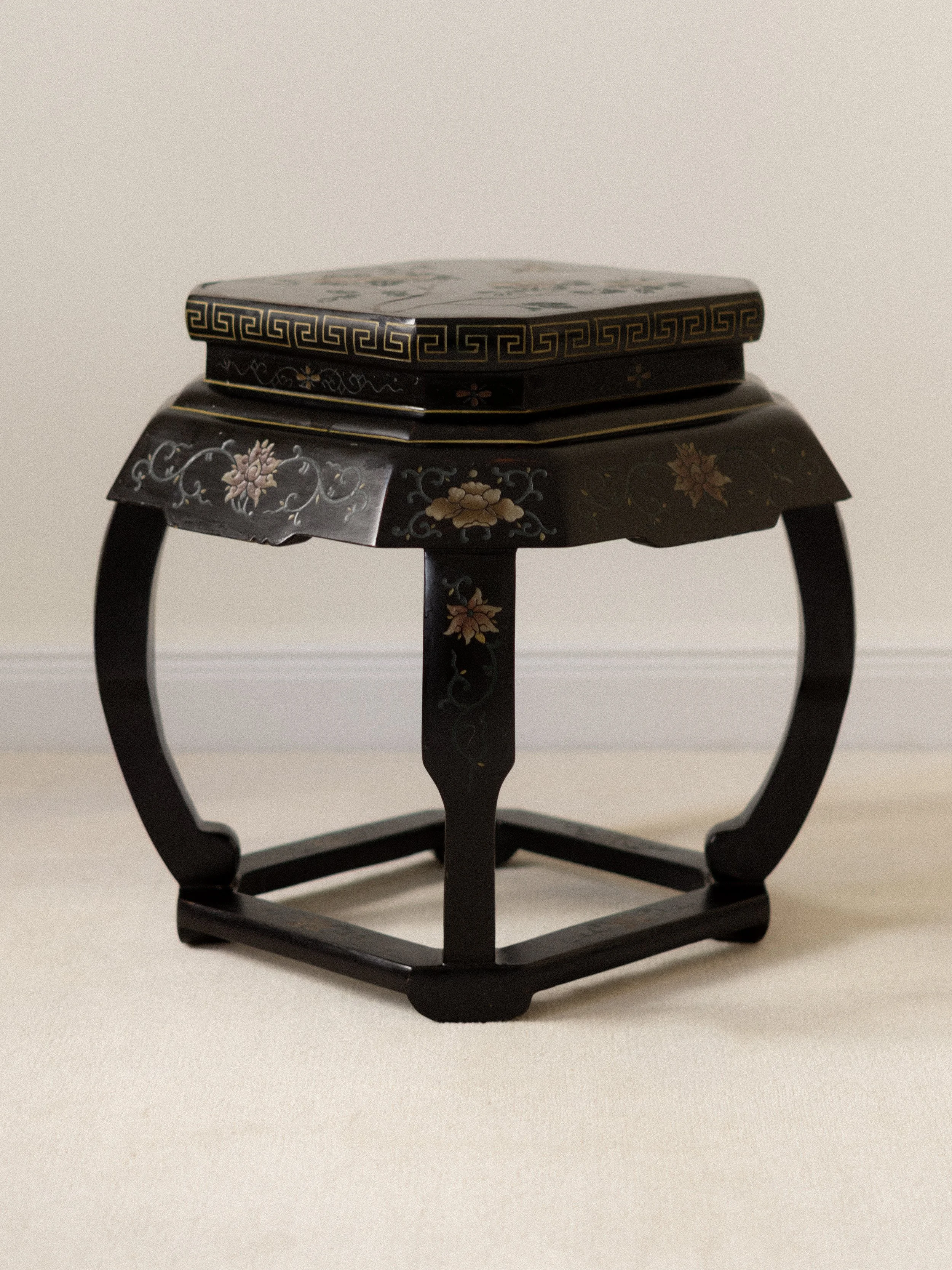 lac-stool-table-antique-8.jpg