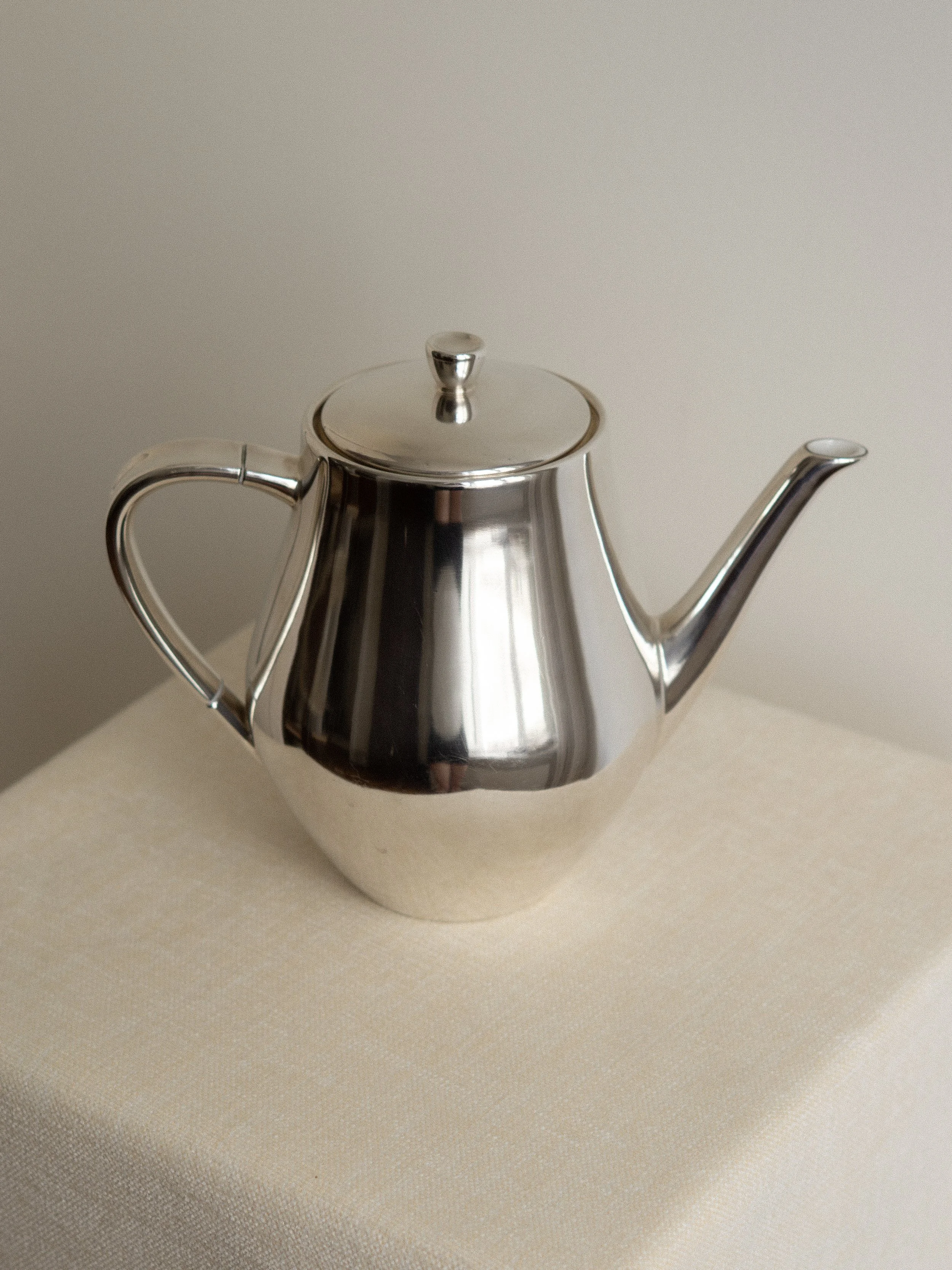 teapots-silver-5.jpg