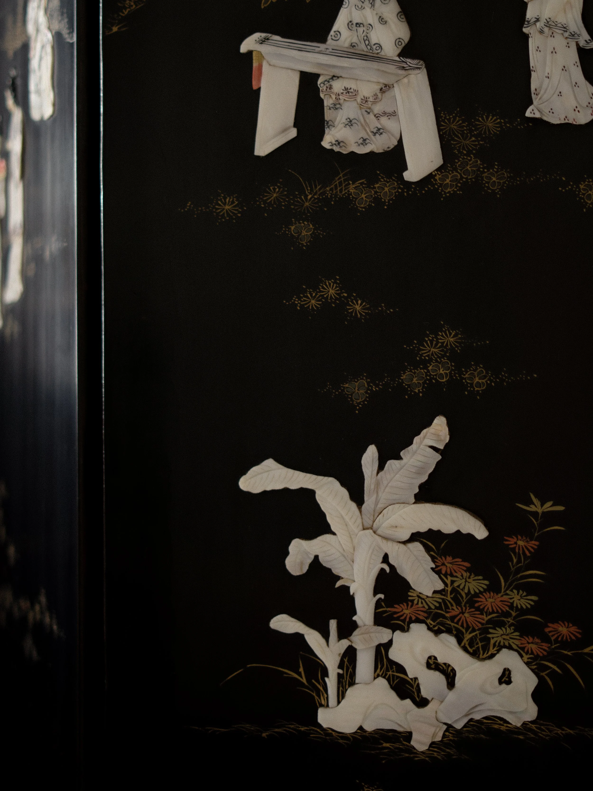 folding-screen-black-mother-of-pearl-4.jpg