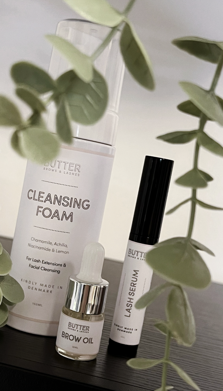 Cleansing-foam-lash-shampoo-butter-brows-lashes-vippe-shampoo-bryn-olie-brow-oil-lash-serum-vippeserum.png