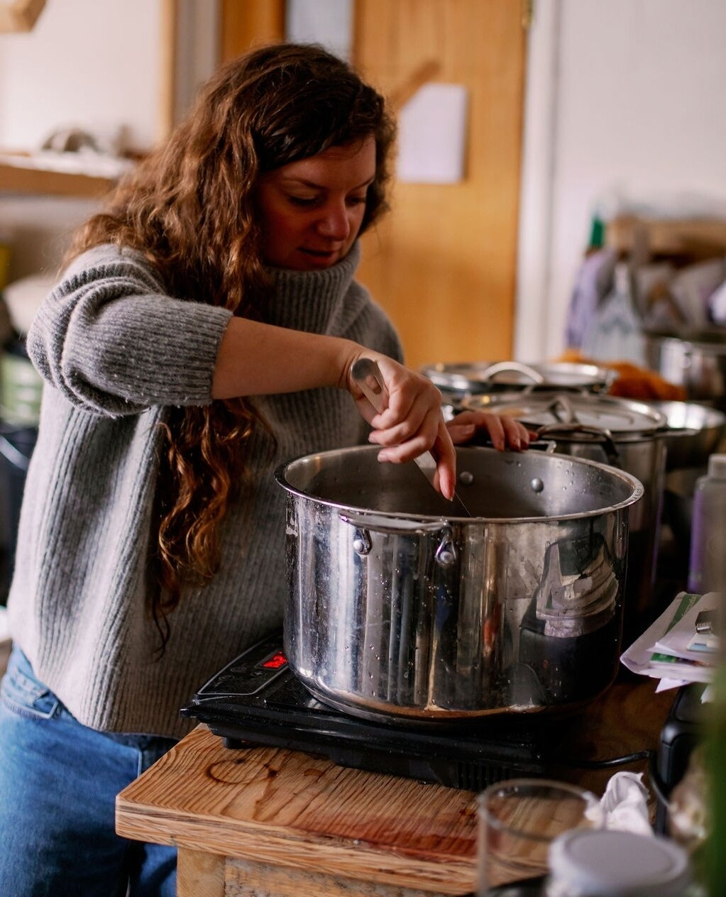 Yesterday's Season of Color post revisited our Lookbook 12: London visit with @botanicalinks Babs Behan. Babs has been working within her Bristol community to perpetuate conscious, local textile production, educate about natural dyes and supply artis