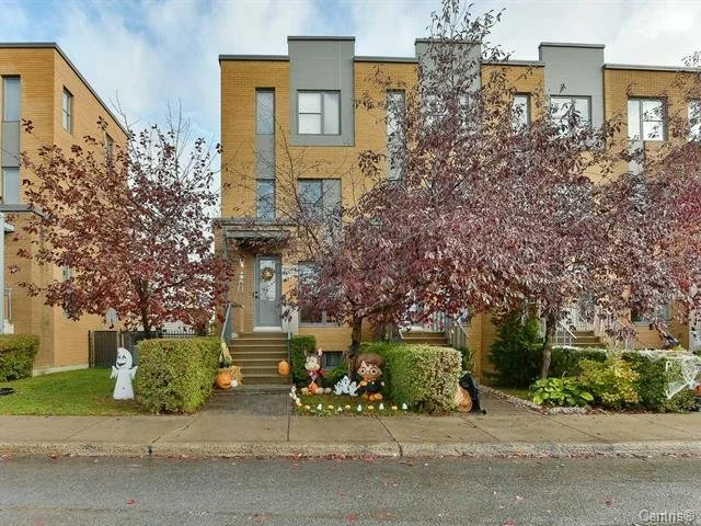 5857 Rue Anne-Courtemanche
Montréal, Mercier/Hochelaga-Maisonneuve  (2025)