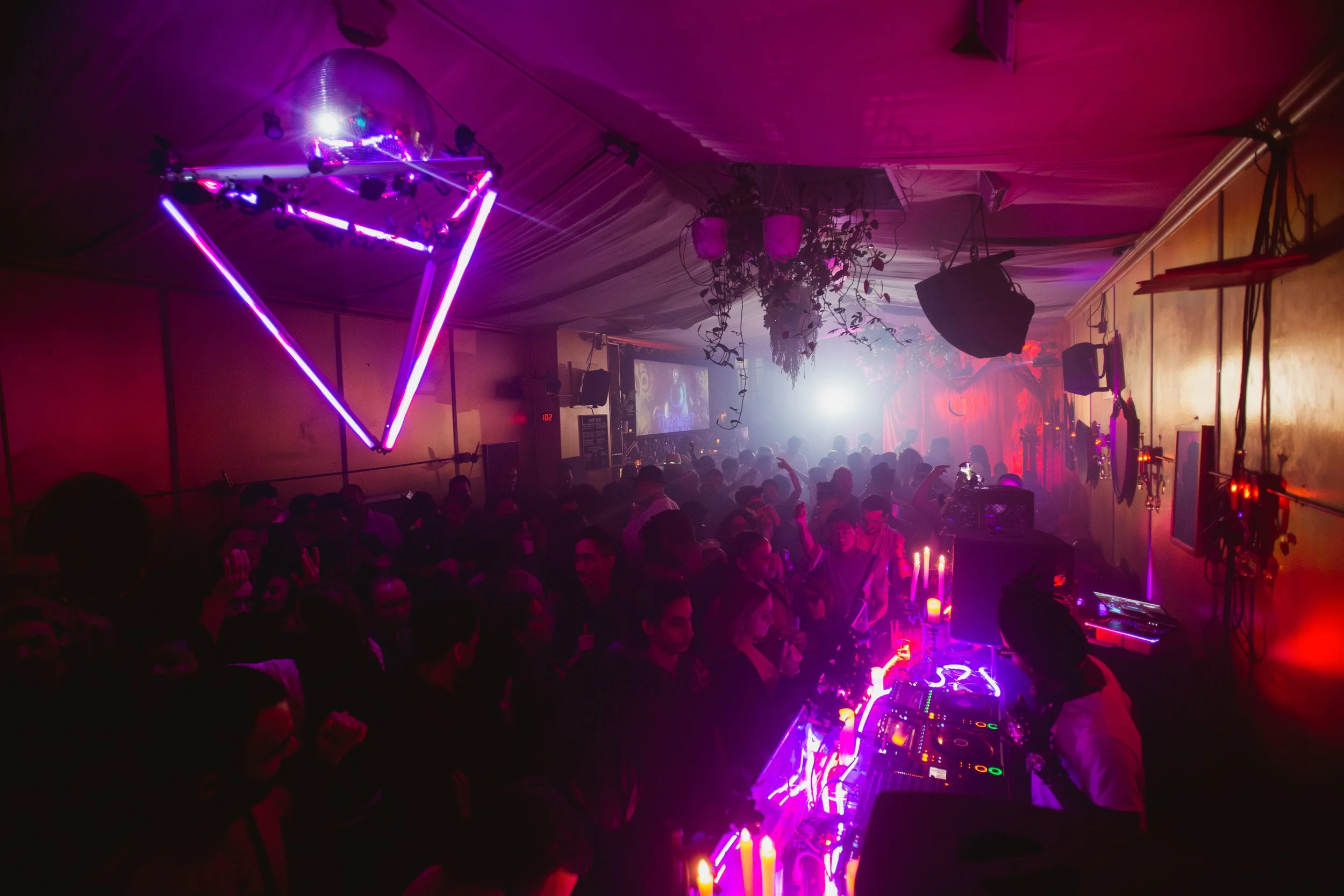 Onyx Room House Of Yes onyx-room-house-of-yes