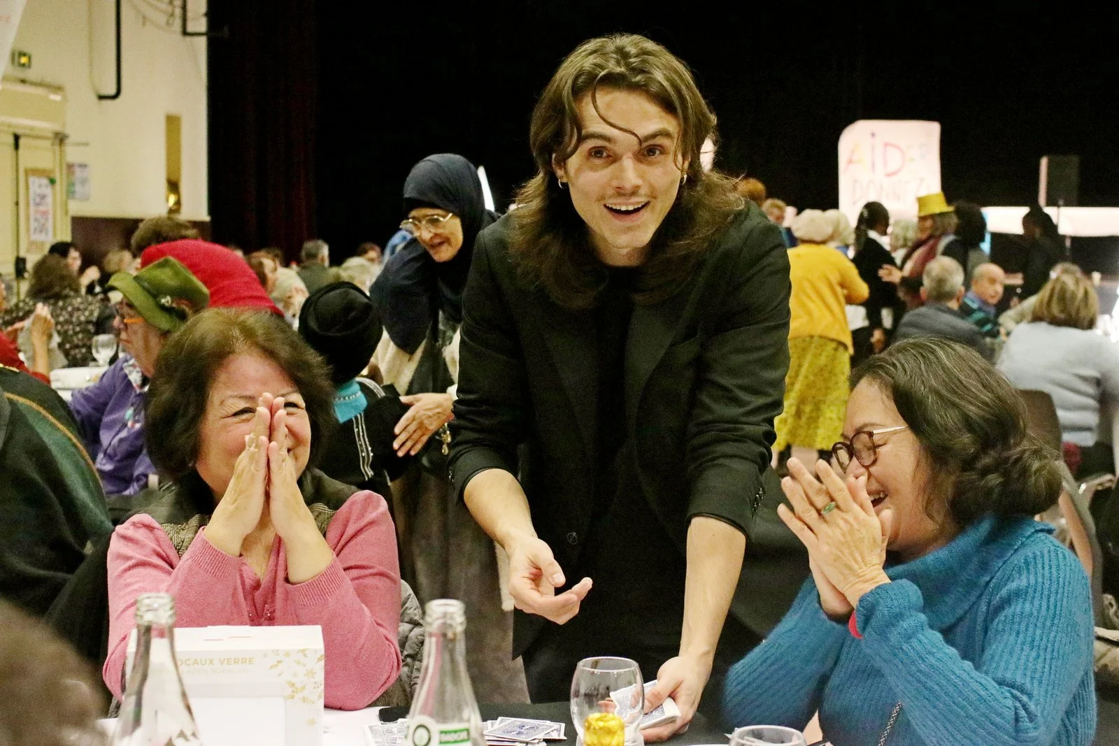 Magicien_Clément_Nourry_Soirée_Professionnelle_Close-up