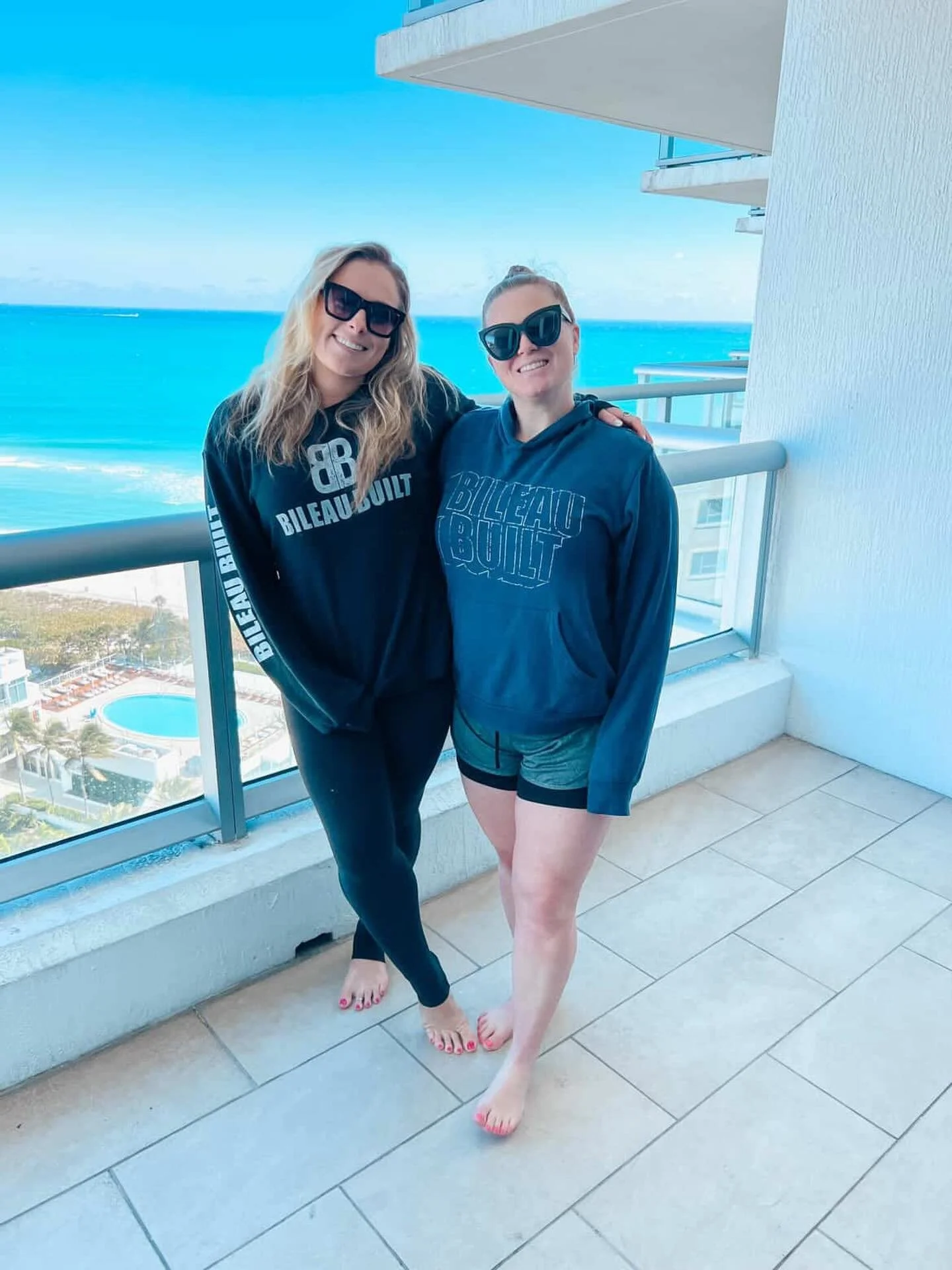 We made it to Miami&hellip;sort of! Check out a couple of our favorites reppin&rsquo; @bileaubuilt in Miami. They&rsquo;re clearly livin&rsquo; their best lives and we love it! 🫶🏽 

#bileaubuilt #reppin #fitcommunity