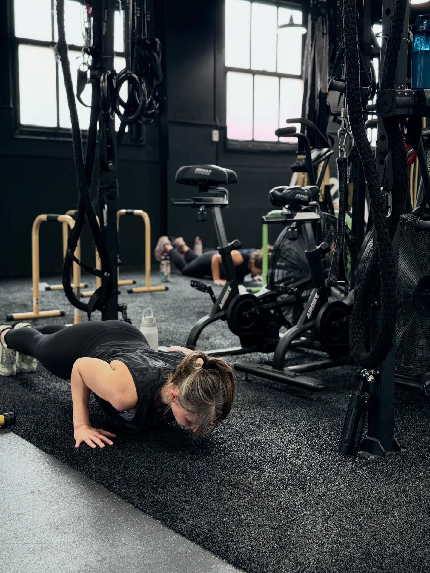 Our new ISO format came in HOT 🥵 

++++++++++++++++++++++++++++++

◾️Interested in joining us? Follow the link in our bio for enrollment details. Let&rsquo;s get you started on your FREE first week!

#bileaubuilt #sundayworkout #sundaymotivation #gr