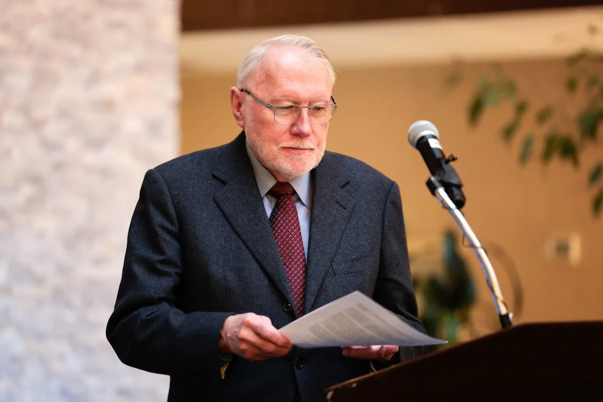 WashCOG President Mike Fancher addresses the crowd during the annual Sunshine Breakfast at the Embassy Suites in Bellevue on Friday, March 13, 2026.. -- Photo by Karen Ducey, The Seattle Times