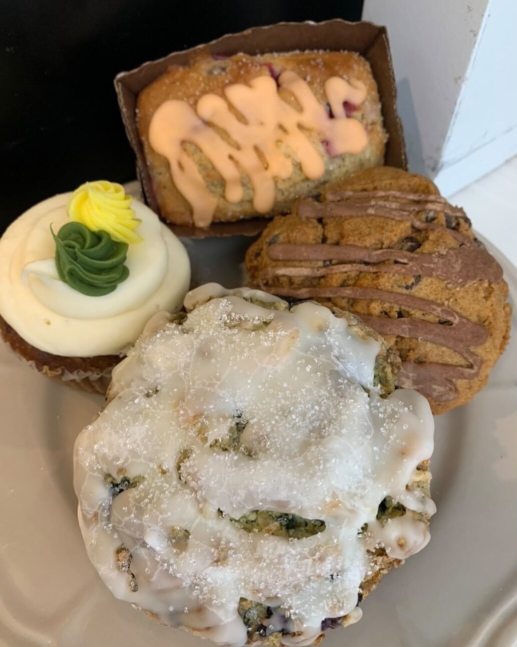 Need gluten free options? We have you covered! Scones, loaves, cupcakes and cookies! Offered daily in house and can be ordered for all of your event needs! 

#buffalony #orchardpark #patisserie #glutenfree #glutenfreedessert