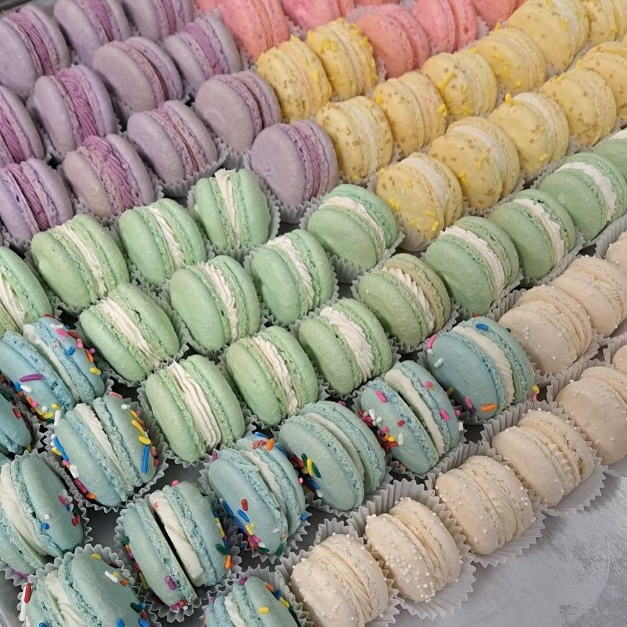 We are loving the spring colors of these beautiful French Macarons! Always stocked in our case or available to order, grab yours today! 🩵🩷🤍💛

#frenchmacarons #macarons #macaronnotmacaroon  #glutenfree #glutenfreedessert #bakery #patisserie #orcha