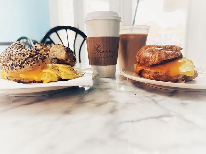 Don&rsquo;t sleep 😴 on having an amazing start to your day with breakfast sammies from GSP. 🩵🧡Peep that baked in house flakey croissant 🥐 and that @dopestdough bagel 🥯&hellip; whatever vessel you choose, you can&rsquo;t go wrong. 🤤 Served all d