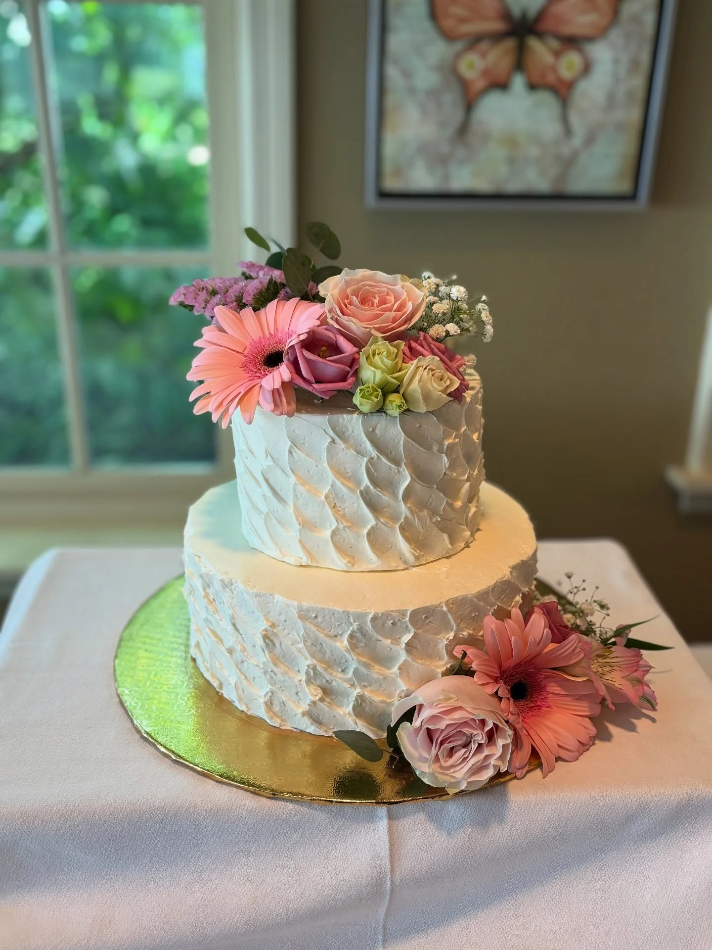 Congratulations to our newlywed couples who celebrated stunning summer weddings with these gorgeous cakes from GSP. We still have cake consultation spots available this summer - let's create your dream cake! 

#wedding #weddingcake #summerweddings #g