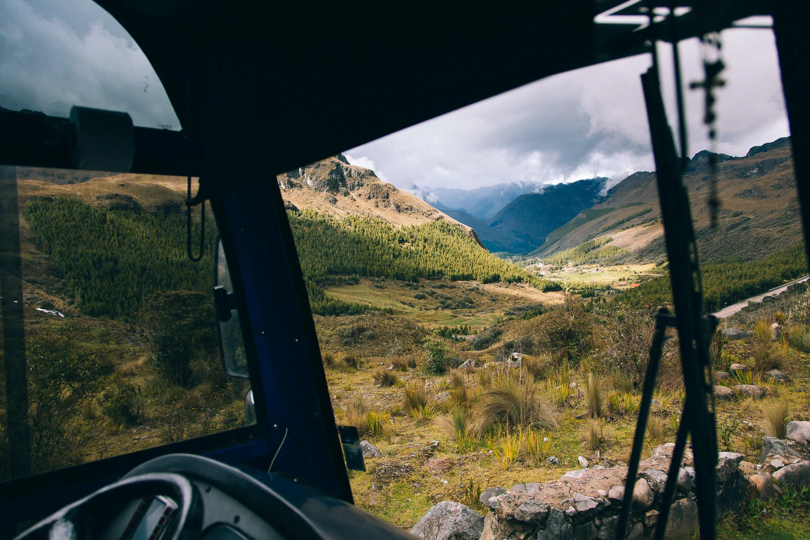 Adventure-Ecuador-Bus-Window-Web.jpg