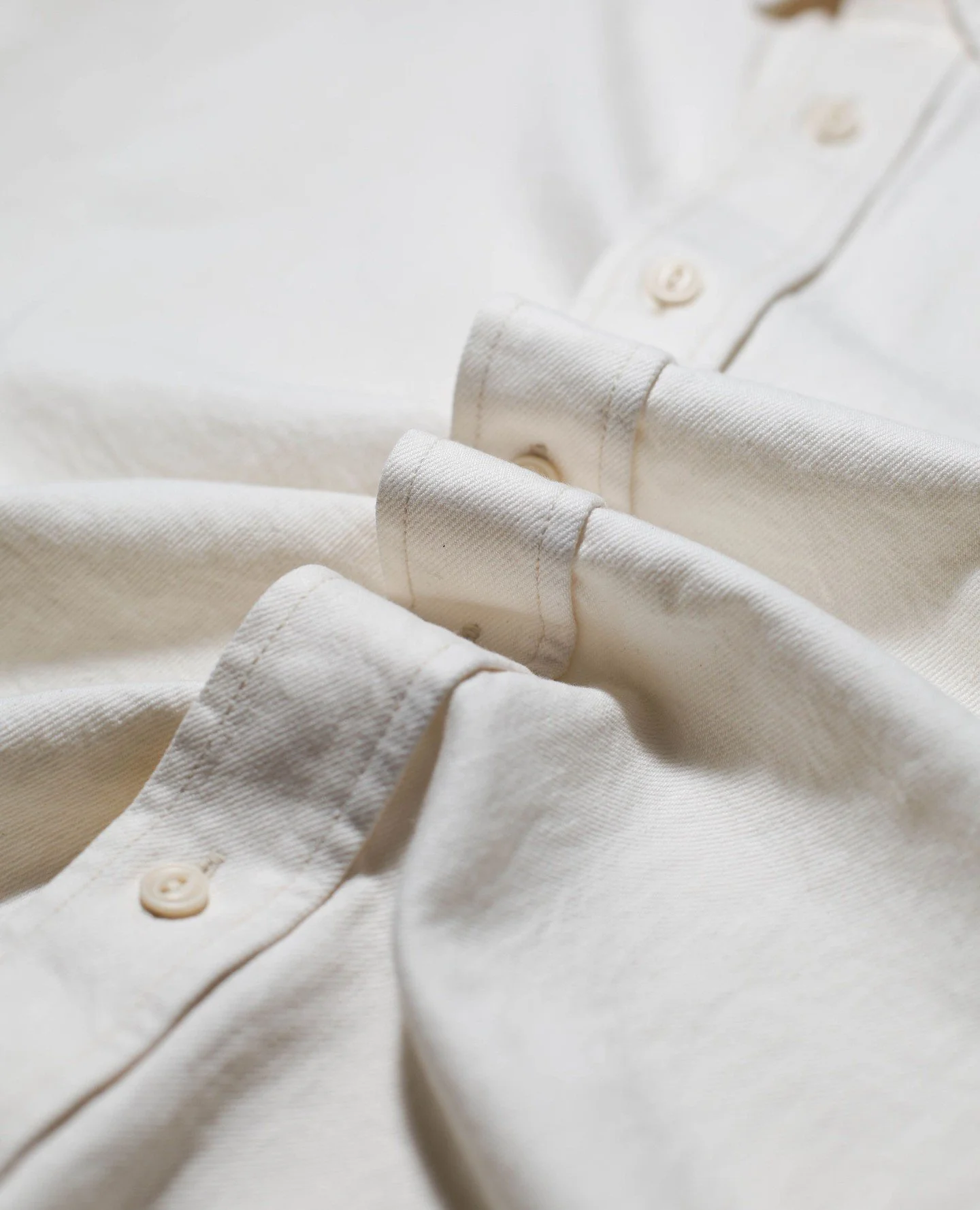 ⁠
We chose Cotton Twill for the Chain shirt. We know our audience, what they get up to, and we know that sometimes it involves an impromptu stop on the side of the motorway after your exhaust came apart doing a 3rd gear pull.⁠
⁠
Cotton Twill is tough