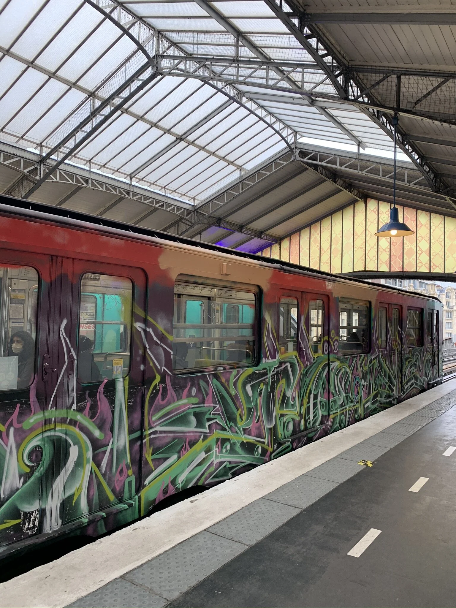 Paris City Guide trust in tribe