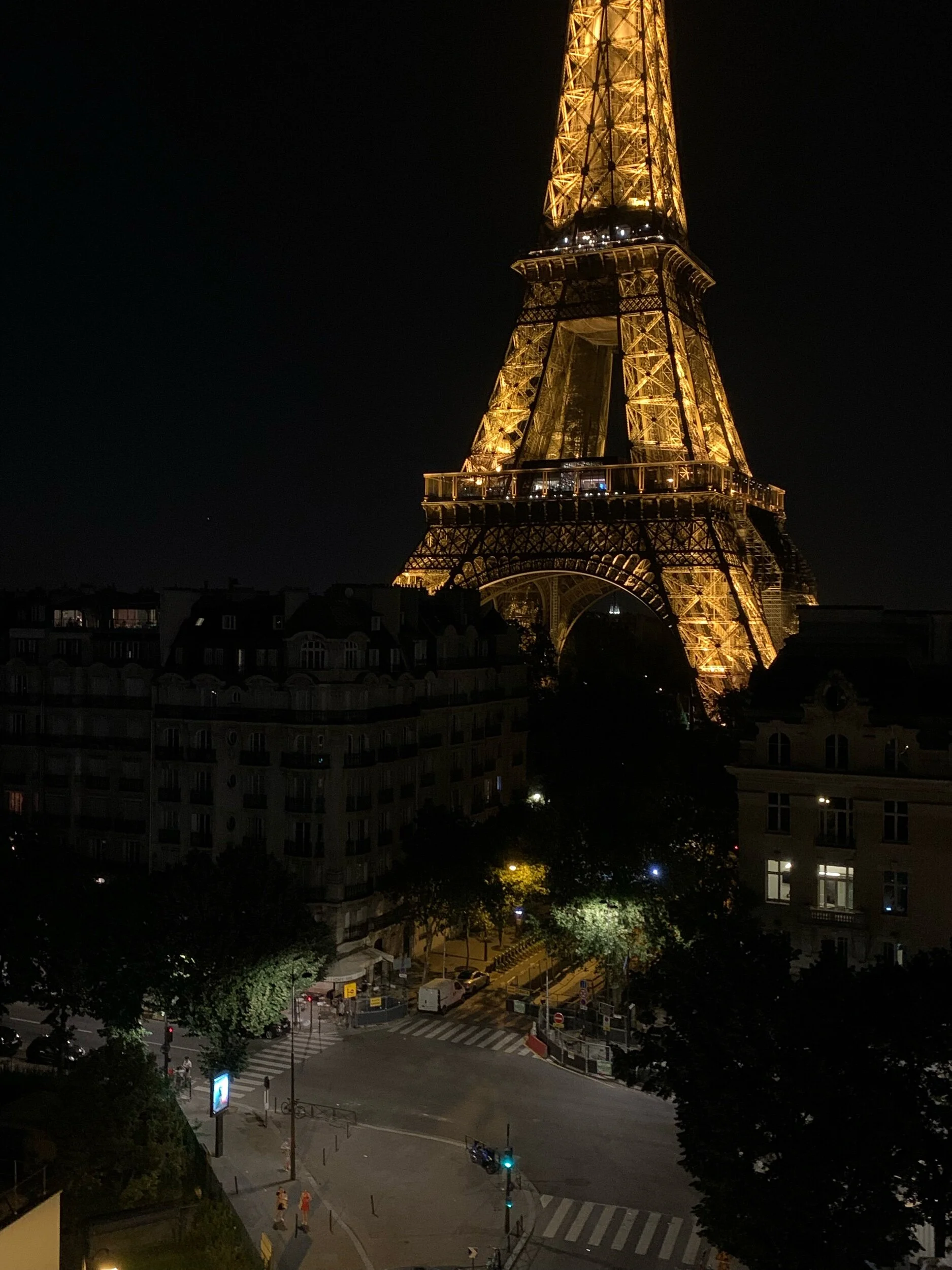 trust in tribe Paris city guide
