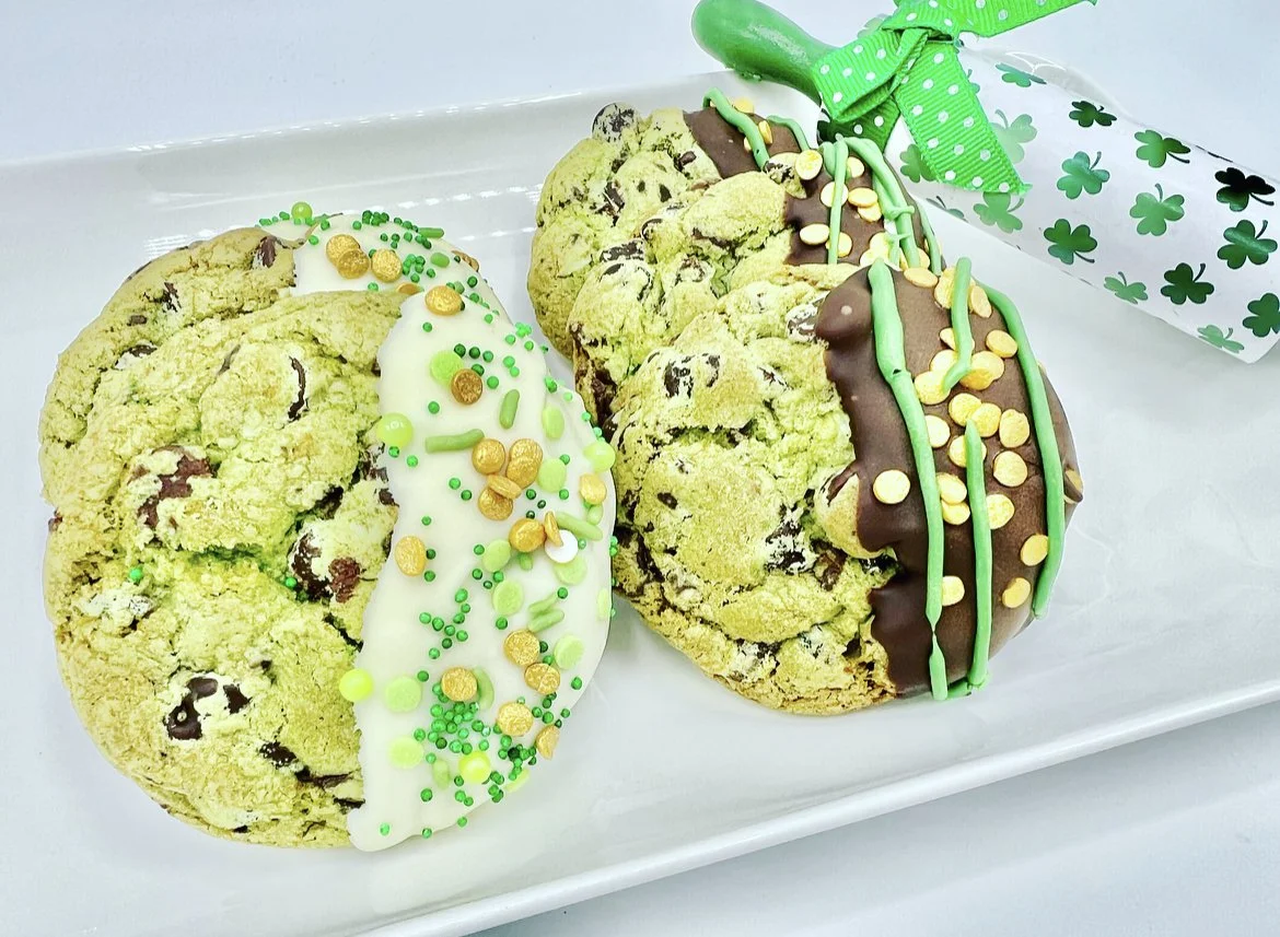 Chocolate dipped mint chip cookies (6pk)