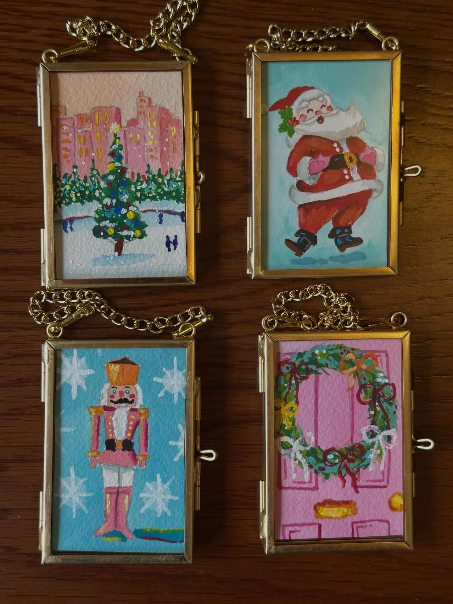 Now that Christmas is over and these ornaments have gone to their new homes, I can share these miniature paintings I did. 

Earlier this year, when I was painting the fun Christmas card tutorials from @sarahdandelioncray, I painted a miniature 2x3 in