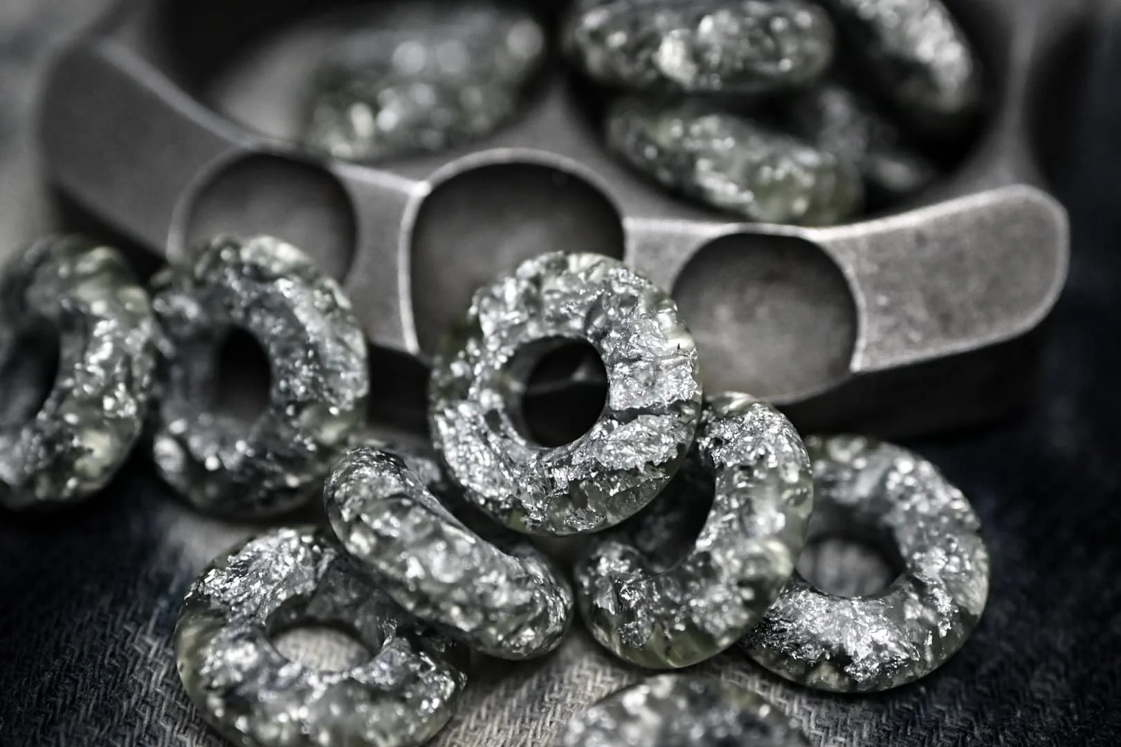 Silver Flake Cheerio