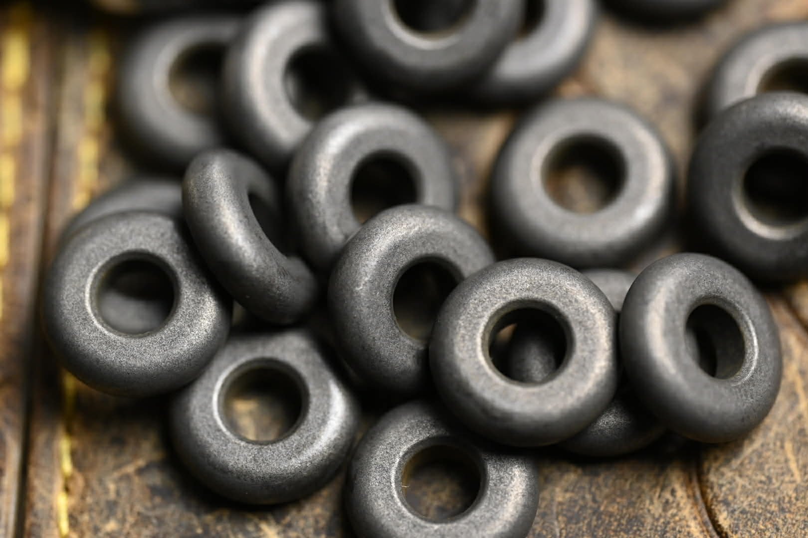 Darkened Iron Cheerio