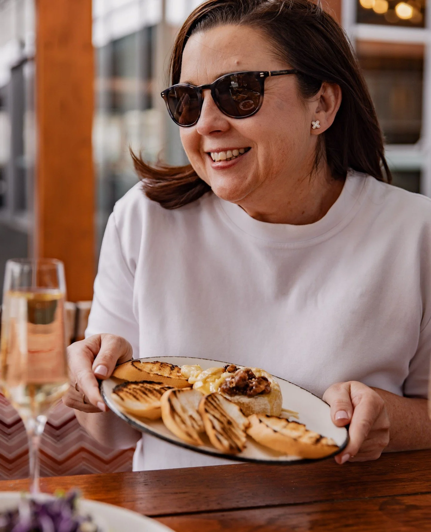 Say cheeseeee 🧀😄⁠
Our hot brie is a crowd favourite at The Deck.