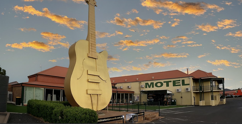 golden guitar motor inn tamworth nsw— Golden Guitar Motor Inn