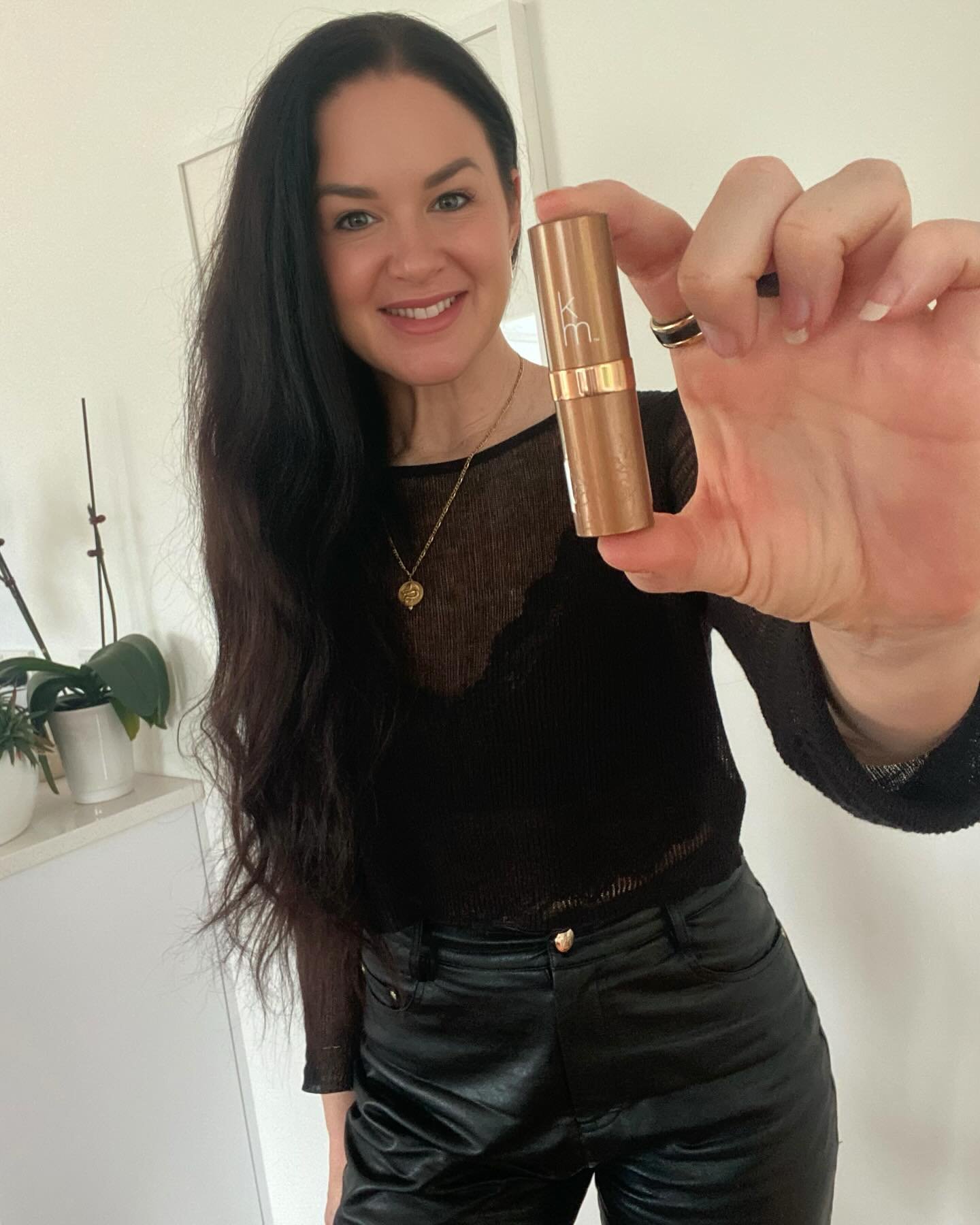 One of the hardest things about being a Beauty PR Specialist?!?!? Getting a brand new @karenmurrellofficial shade with phenomenal new technology in my hot little hands and not being able to tell you about it till it&rsquo;s spring launch!!!!