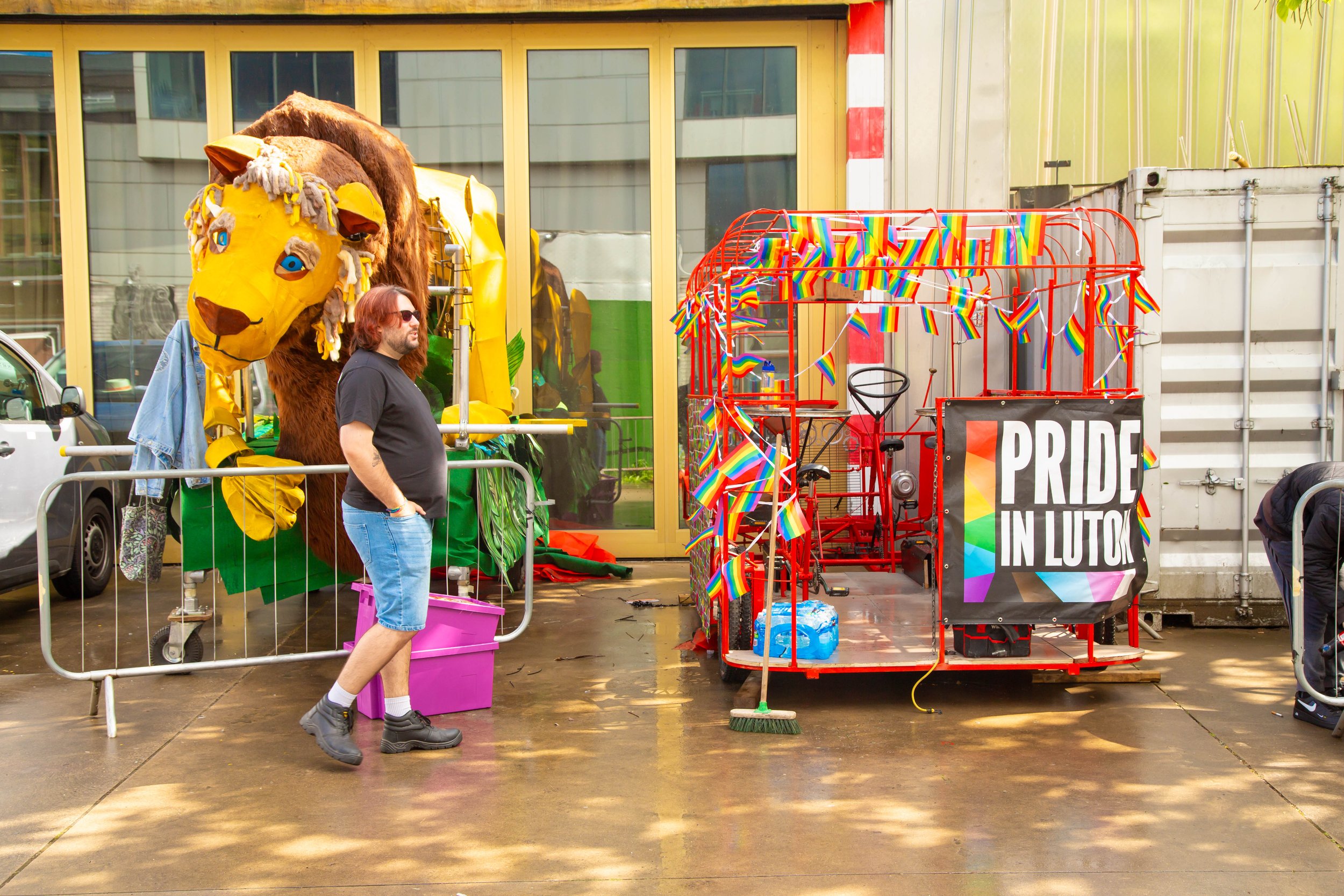 Lion & Bus Pre-Carnival.jpg