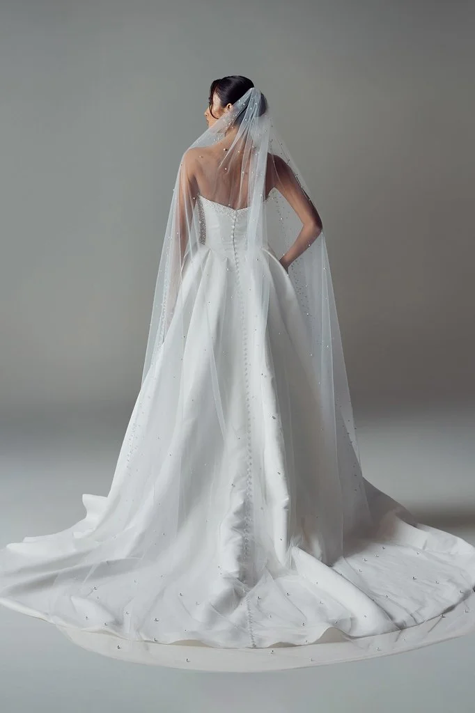 Diane Veil - V711_DIANE_VEIL_V711_1.jpg