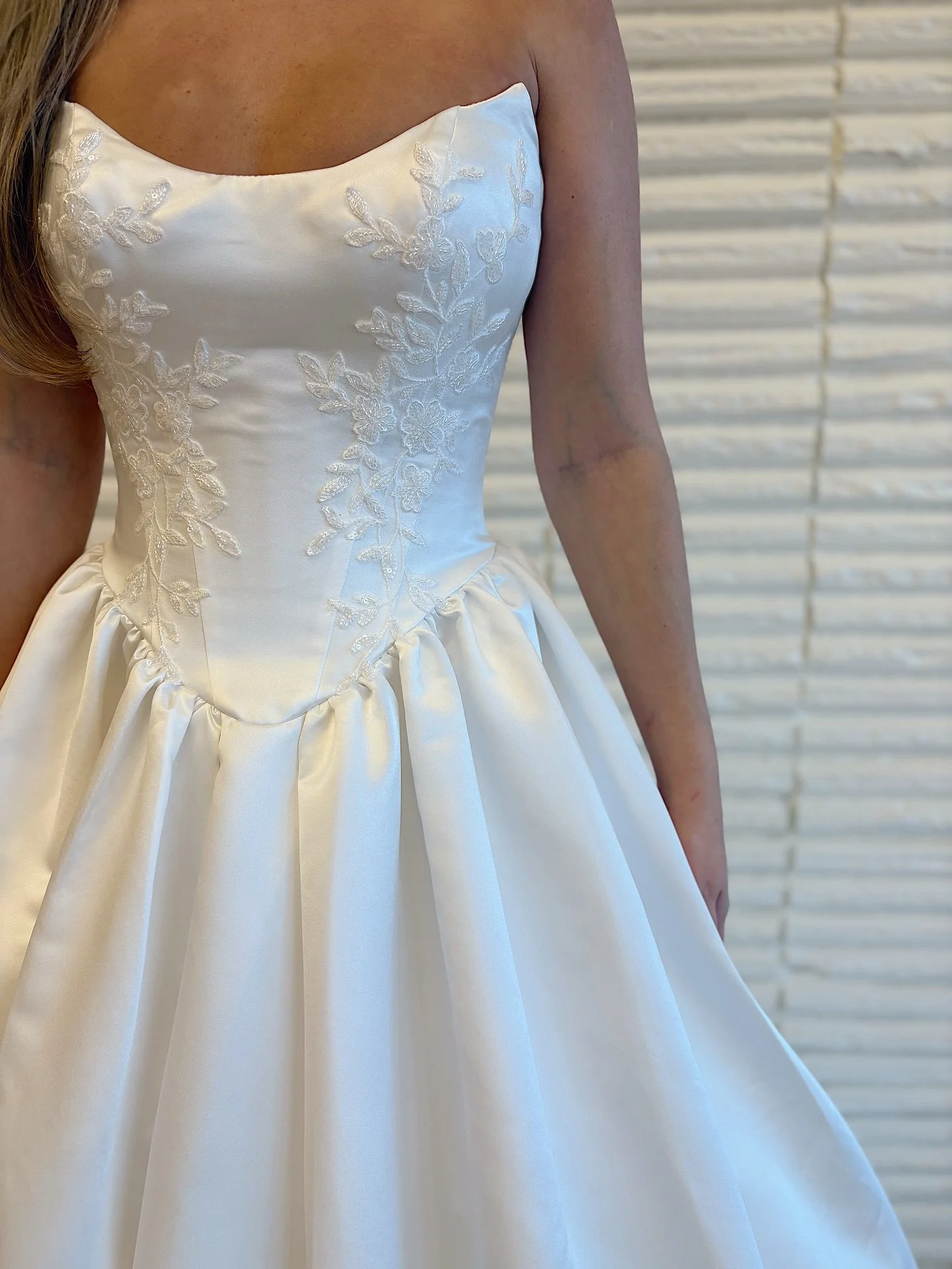 OLYMPIA 🌟 

If you are looking for the bridal ballgown of your dreams, we have it! Olympia offers a fresh take on classic Bridal elegance with its stunning ballgown silhouette crafted from Gran Saturn fabric. 

Featuring a strapless bodice that is a