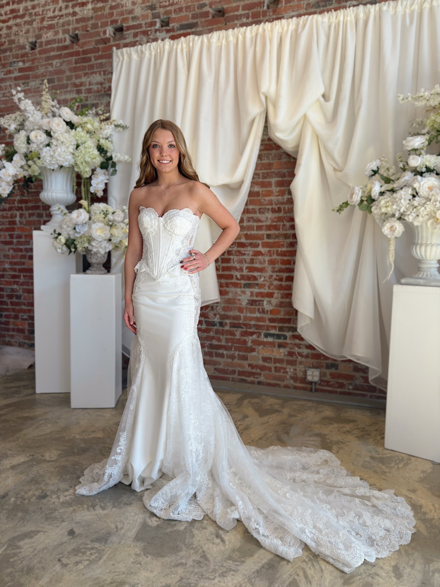 We had an absolute blast hanging out with everyone at yesterday&rsquo;s Bridal Showcase! Getting the chance to walk down the runway to show off some of our favorite dresses was the cherry on top 🤎

A big thank you and shoutout to the Yankton Bridal 