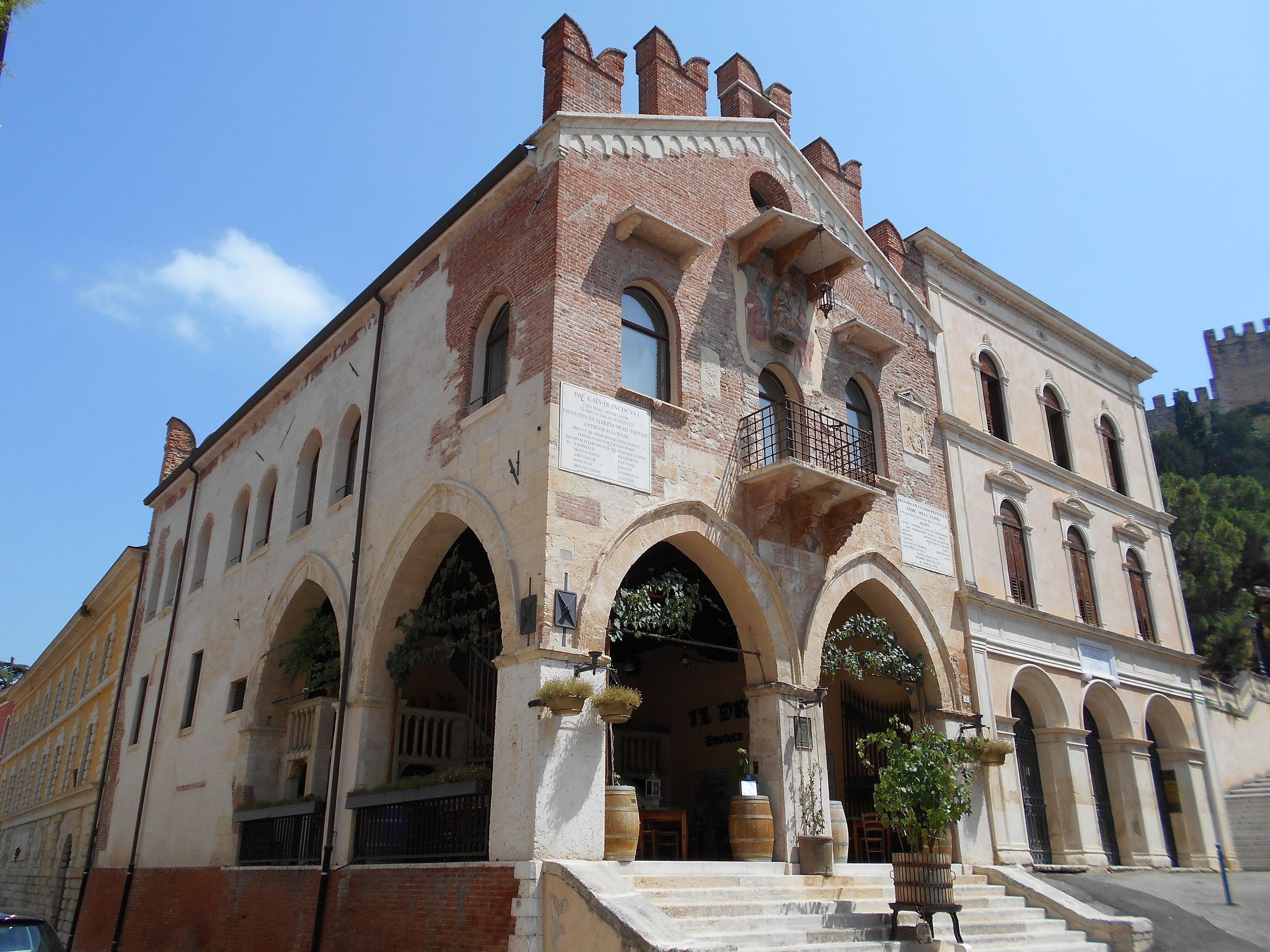 Palazzo_di_Giustizia,_Soave.jpg