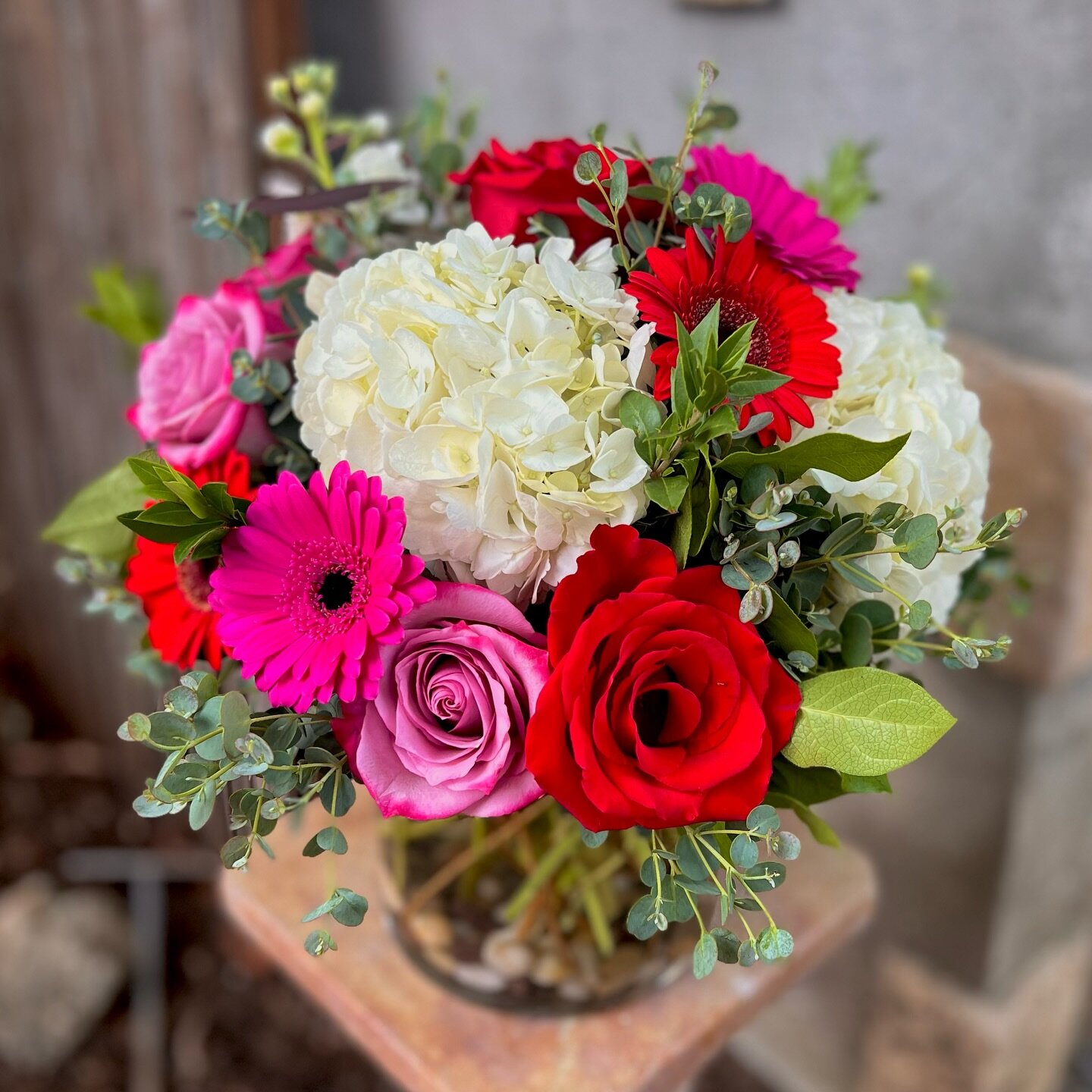 Have you ordered flowers for your Valentine yet?💘 We deliver locally or you can pick-up! Let our florists whip up something special for your sweetie. Give us a call at (253) 891-7631 or visit https://windmillfloralstudio.net
.
.
@windmill_floral_stu