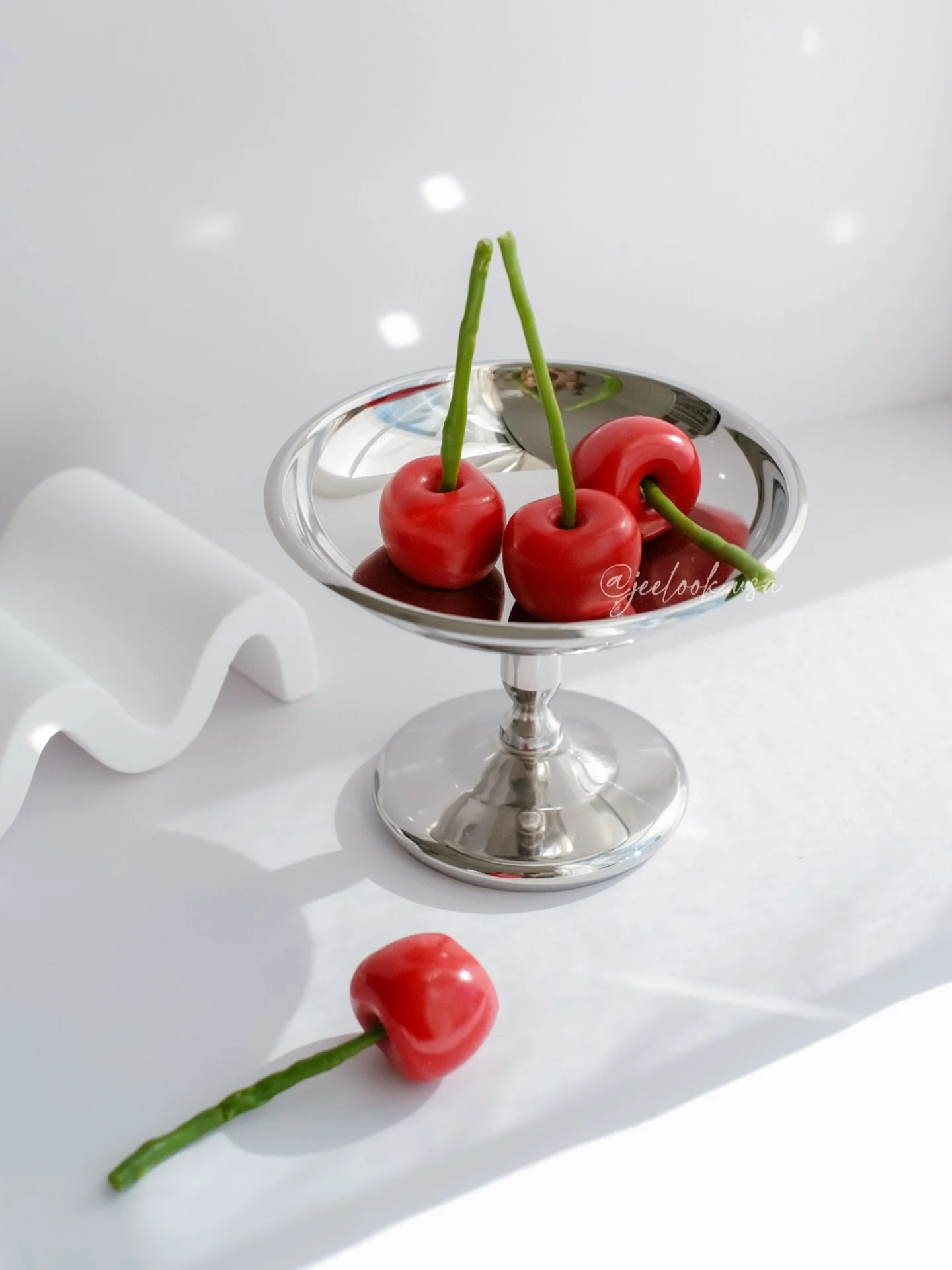 Add a playful pop to your celebration with our Cherry Birthday Candles 🍒, hand-poured and sold in sets of 5 or 10. Each candle is carefully crafted to look like a realistic red cherry, finished with a green stem-style wick for an extra-cute and eye-