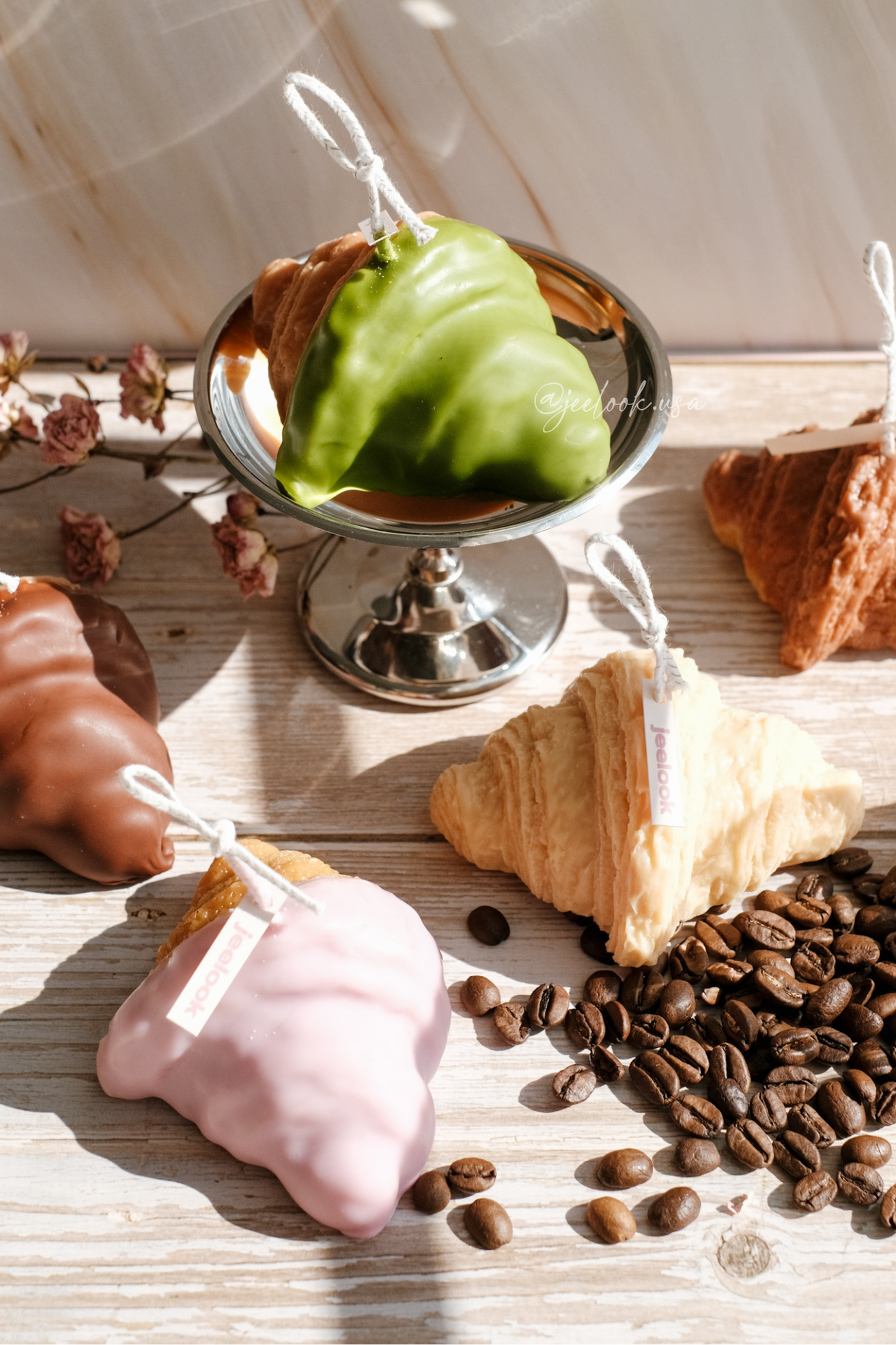 croissan candle_1.png