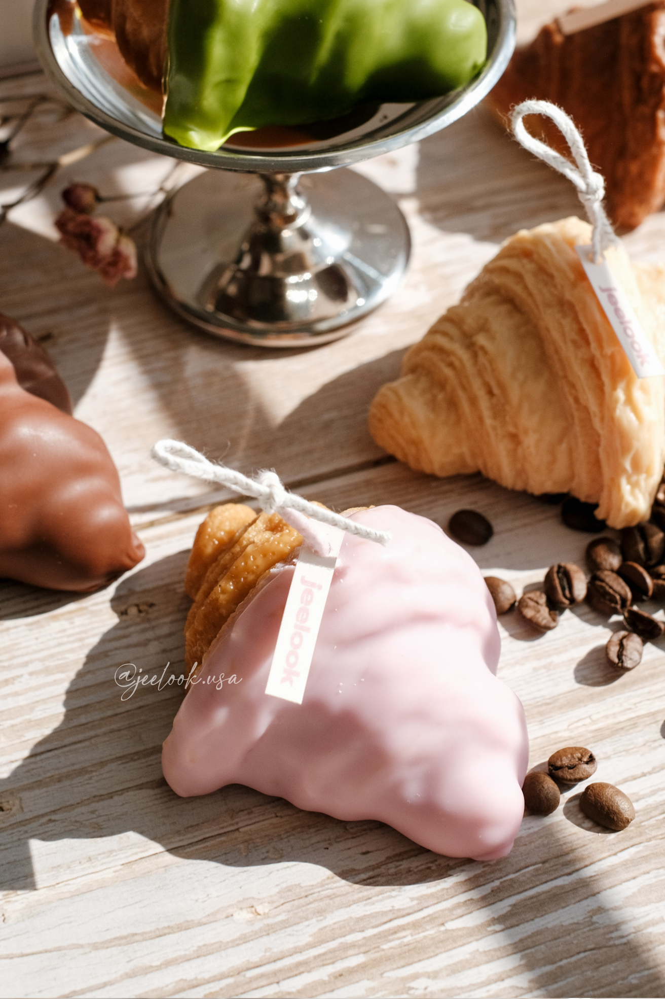 croissan candle_4.png