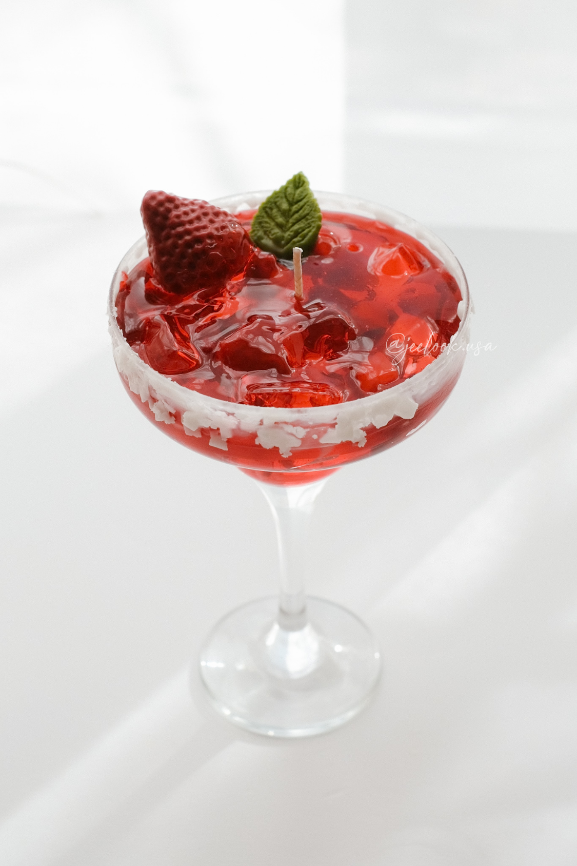 strawberry margarita candle_3.PNG