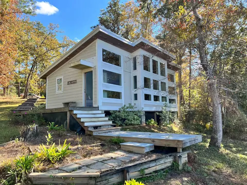 Lakeside Couples Retreat