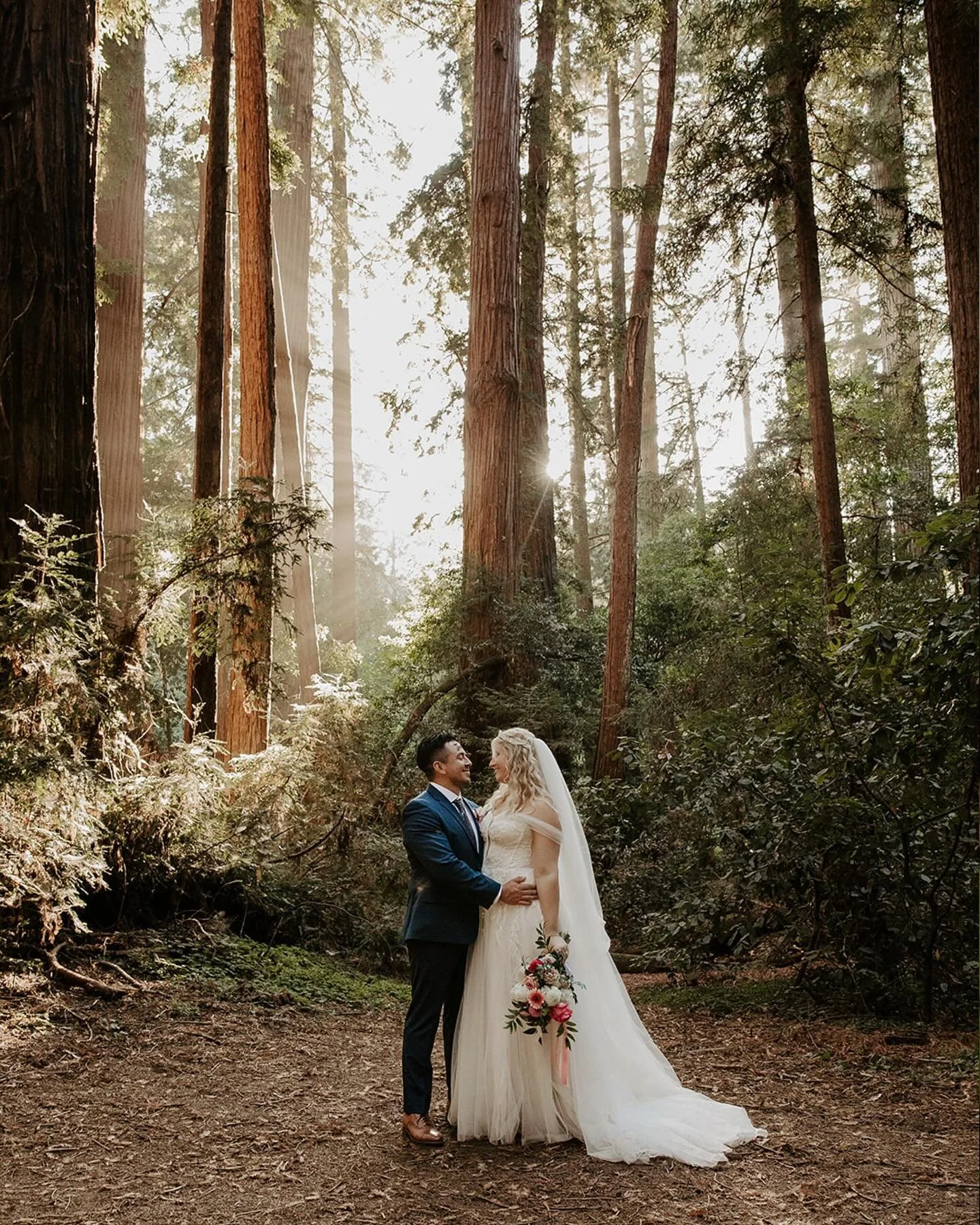 🌲✨ Among giants, they said &ldquo;forever.&rdquo; ✨🌲

Kate &amp; Antonio&rsquo;s intimate elopement in Henry Cowell Redwoods was a masterclass in keeping it simple, intentional, and wildly romantic. From exchanging vows bathed in golden sunbeams to
