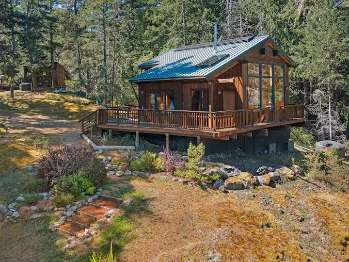 San Juan Island Serene Waterview Cabin