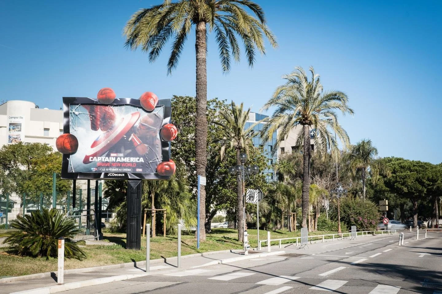 Opération Captain America_JCDecaux-2.jpg