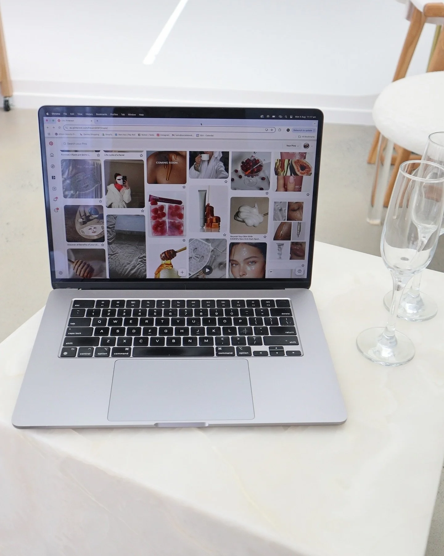 A few bits and pieces we created and directed for @lumora.led first campaign 🥂