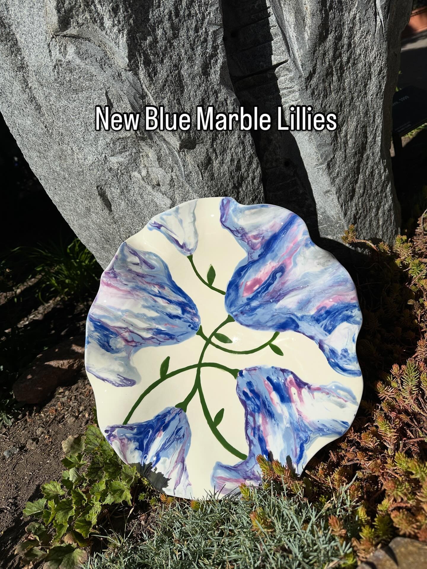 Greeting from the Vail Farmer&rsquo;s Market &amp; Art Show!  I pulled this one from the kiln this morning on the way to the market and it sold to the first person who saw it!
Oh my, looks like I&rsquo;m making more.  Super fun technique of pouring g