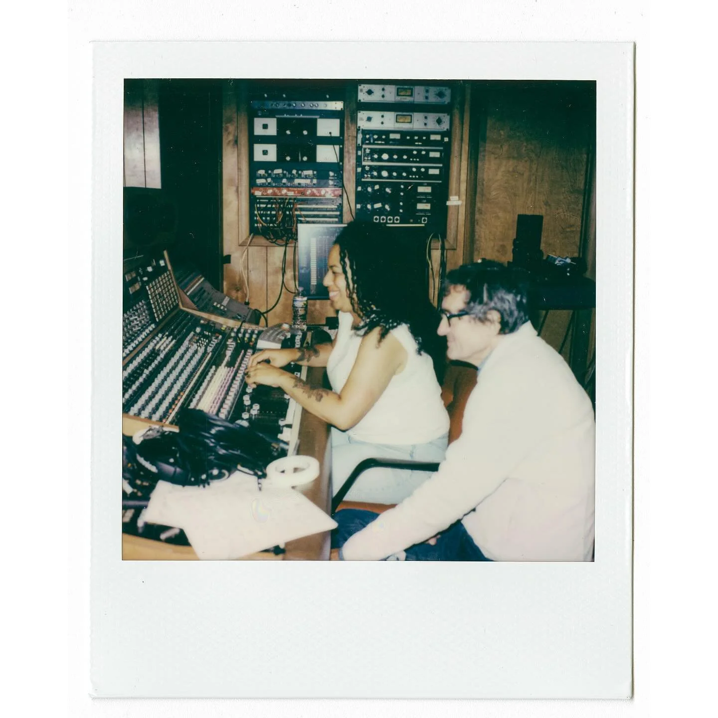 American Polaroids Series #7
.
.
.
.
.
.
.
.
.
#polaroid #sx70
