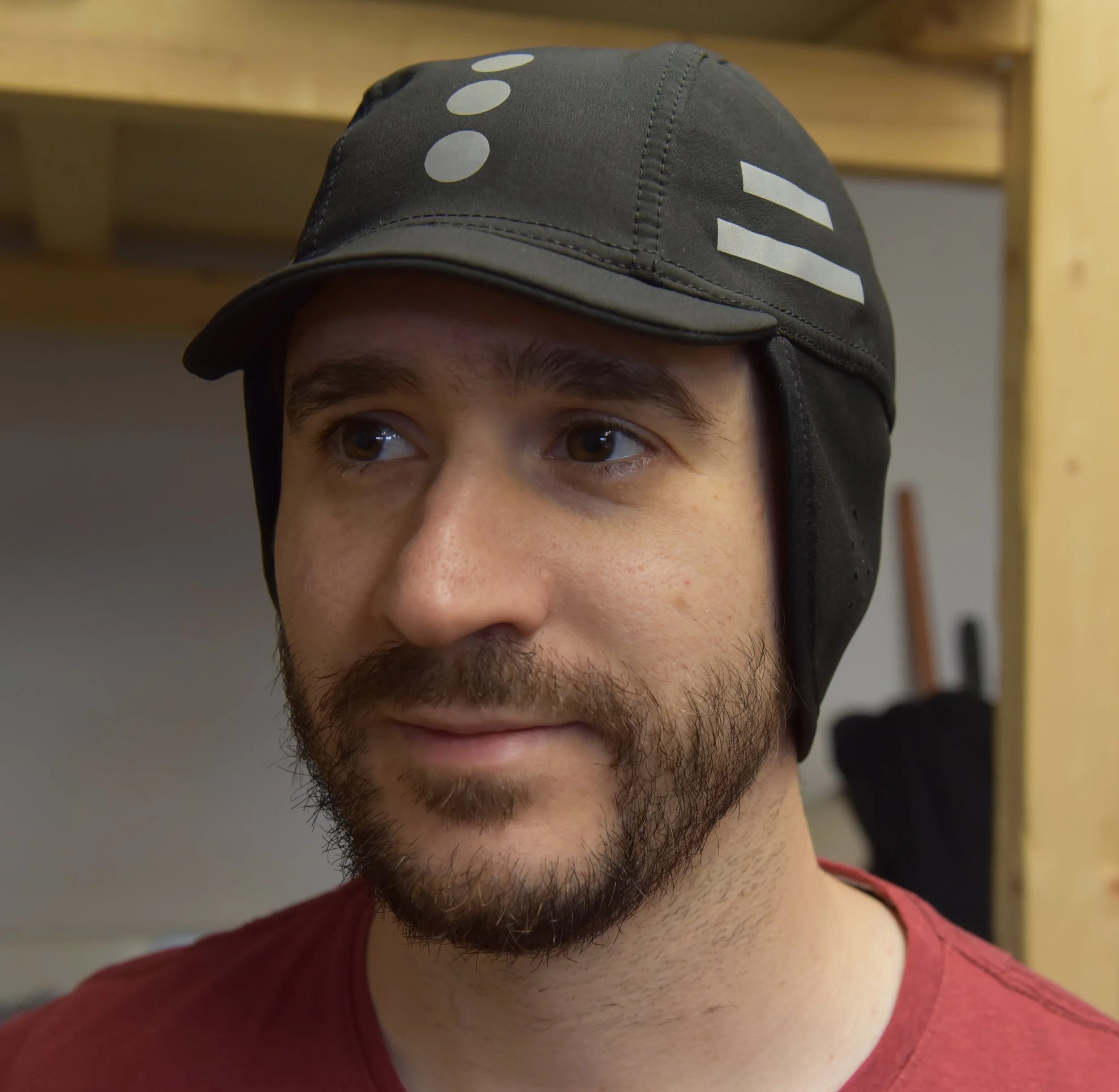 Casquette noir hiver devant.JPG