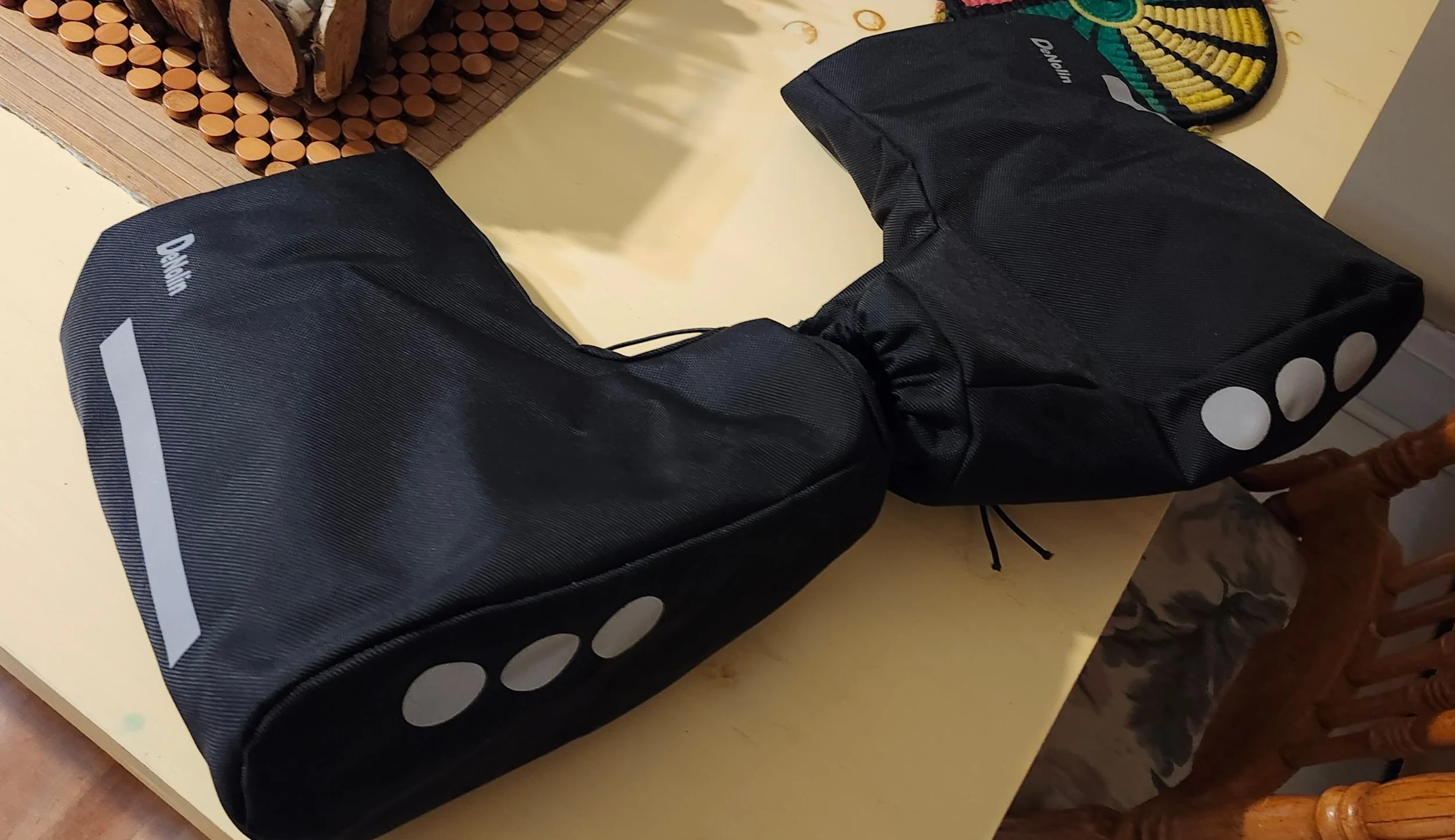 moufles DeNolin Cargo.jpg