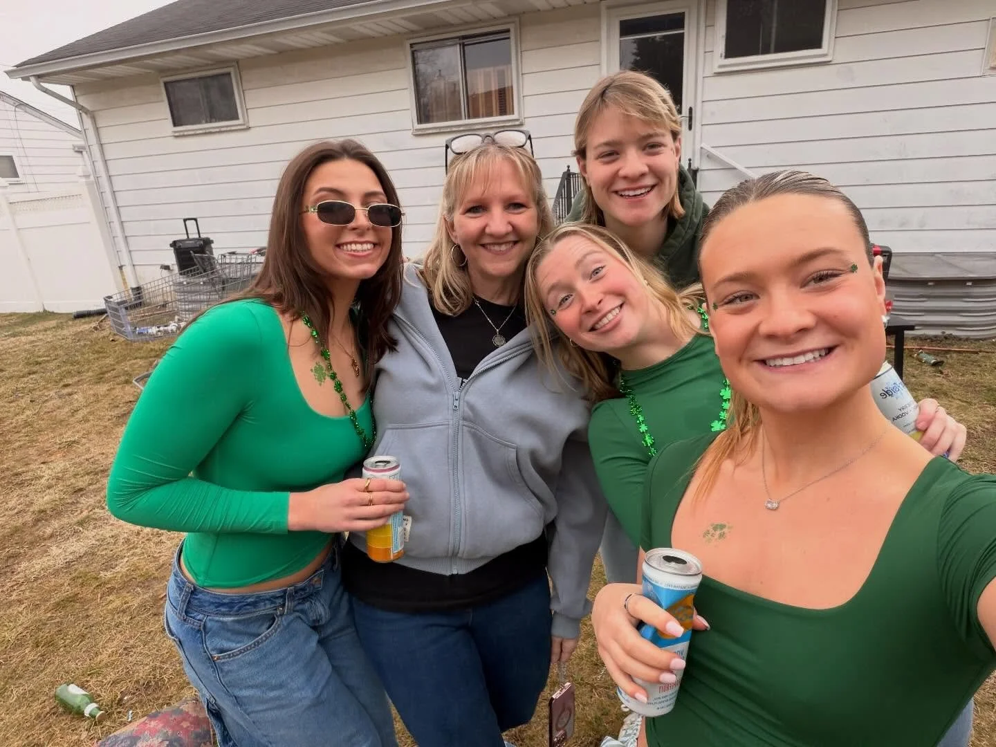 Feeling lucky to have JWI girls making memories together! 🍀🇨🇮